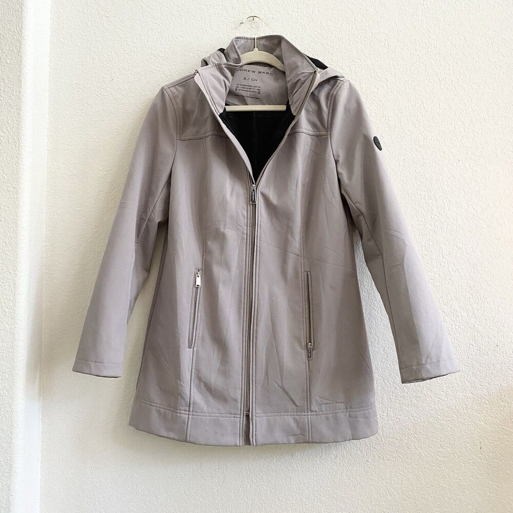ANDREW MARC Women's 4 Way Stretch Long Soft Shell Hooded Jacket Small Taupe‎